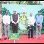 कोरबा – राज्यपाल रमेन डेका ने ‘एक पेड़ माँ के नाम’ अभियान के तहत किया पौधारोपण, पर्यावरण संरक्षण का दिया संदेशजिला पंचायत परिसर में रोपित किए बादाम के पौधे